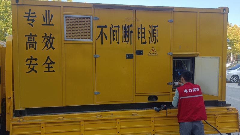 海陵柴油发电机组和UPS电源配合使用时，如何避免切换过程中的电力中断？